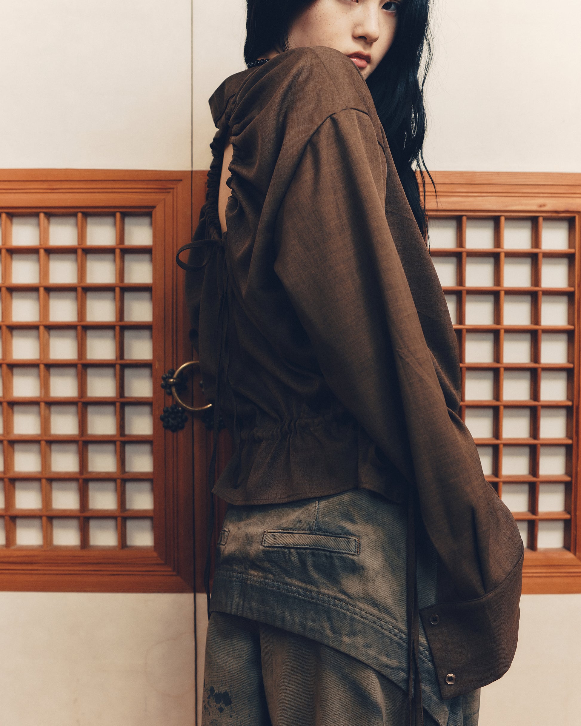 O Back Shirt [Brown]
