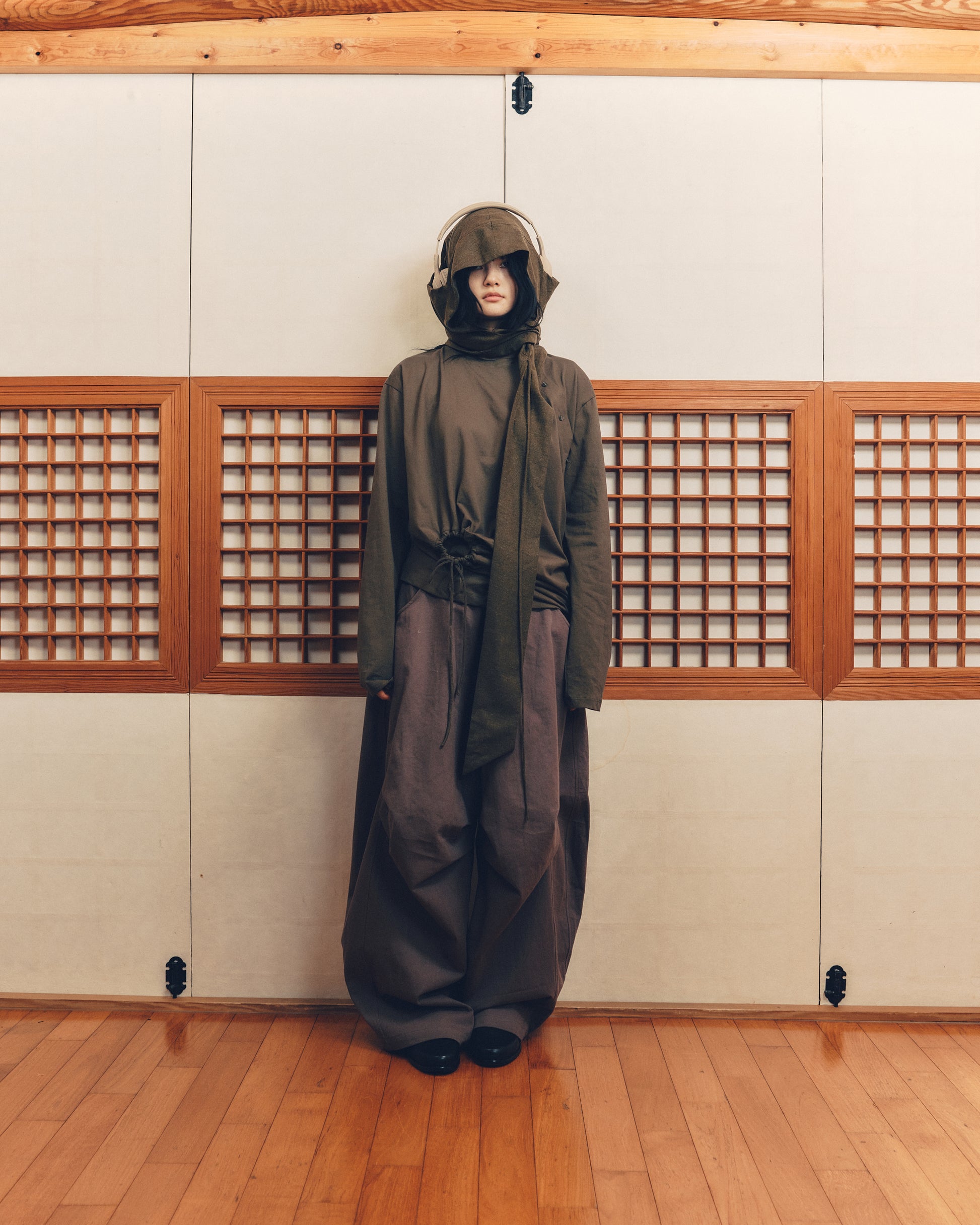 Pleated Knee Pants [Charcoal]