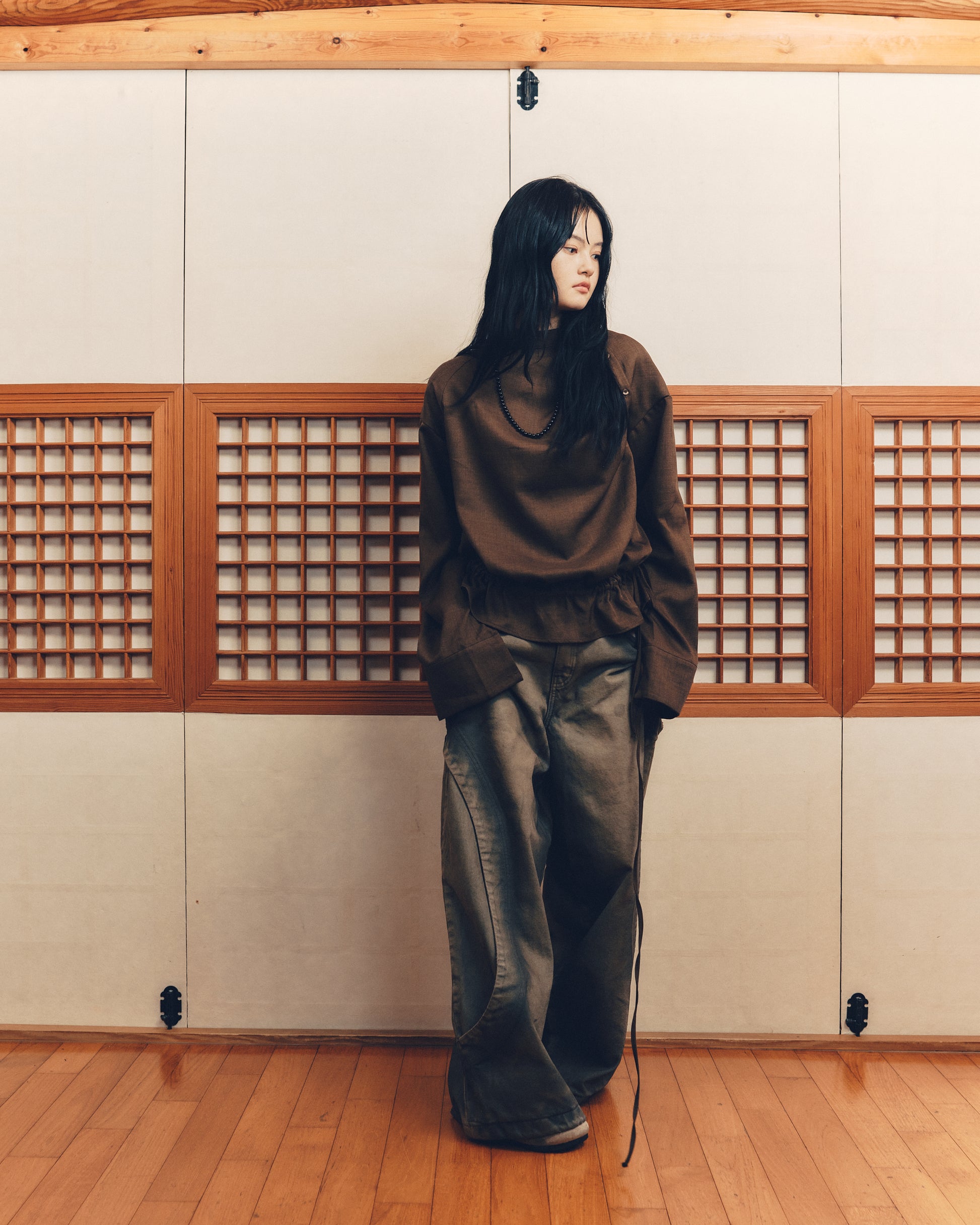 O Back Shirt [Brown]