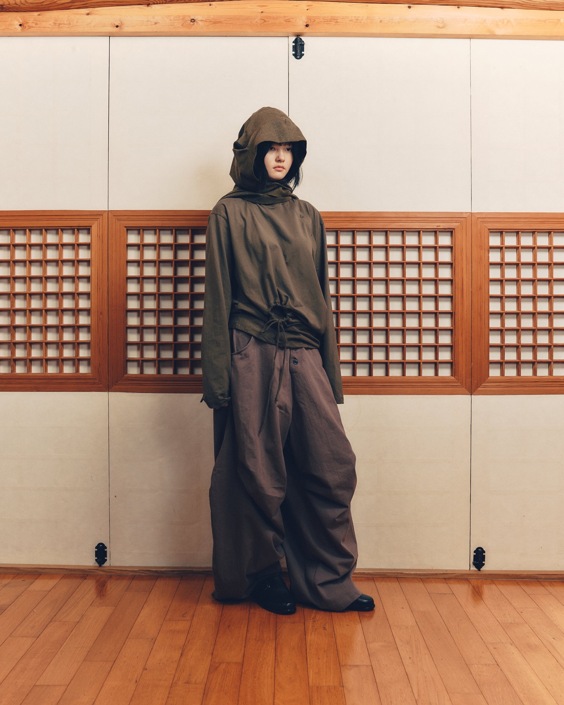 Pleated Knee Pants [Charcoal]