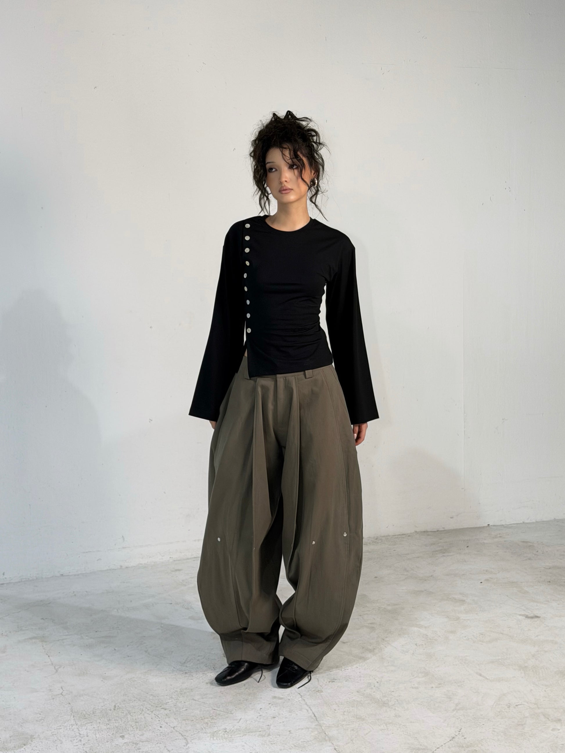 Flared Sleeve Top [Black]